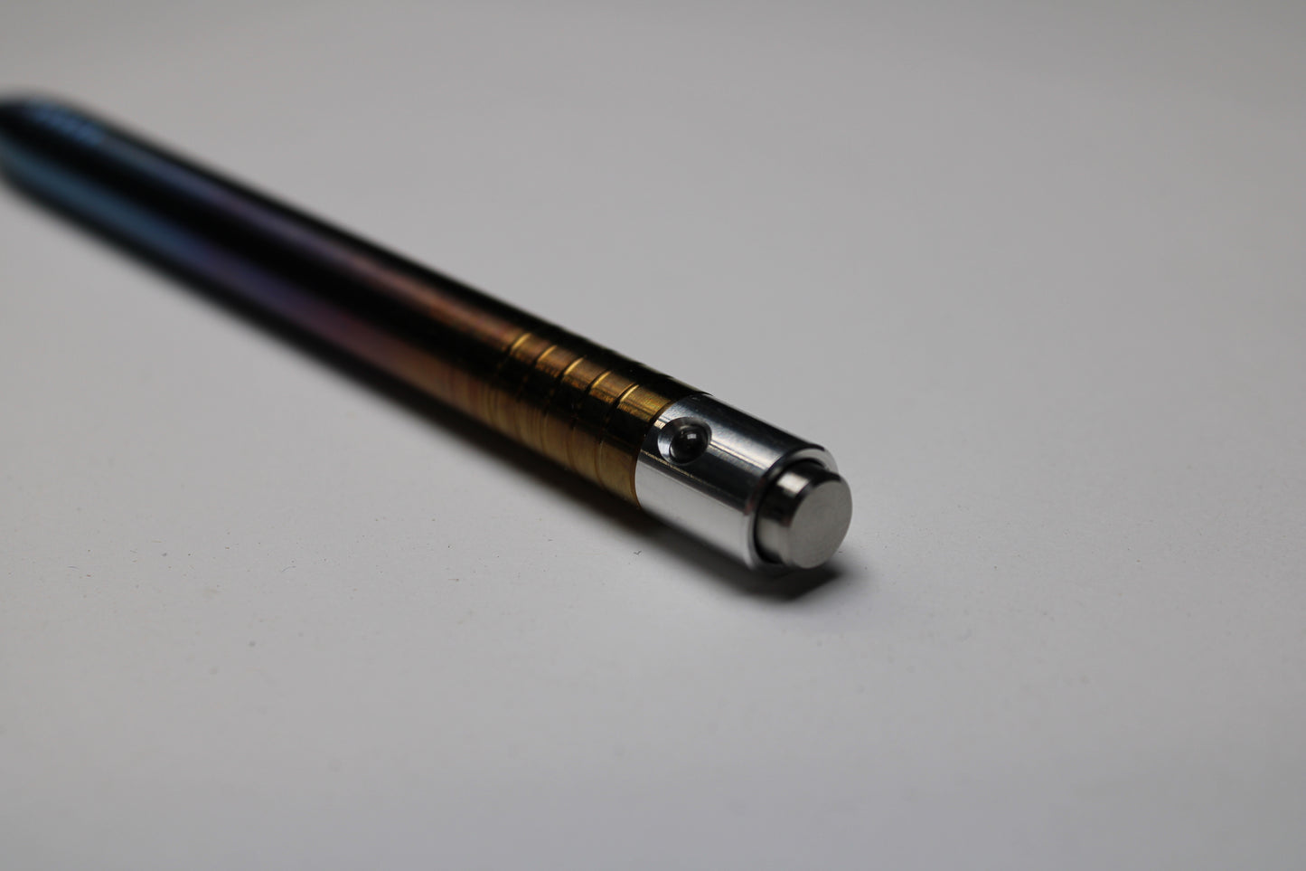 40 Clipless Click Pen x KVR Finishing - 6Al-4V Titanium - 6061 Aluminum Mechanism - Round Nose - Grip Lines - Pentel EnerGel